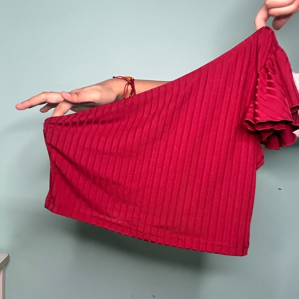 Red crop top - Picture 2 of 2